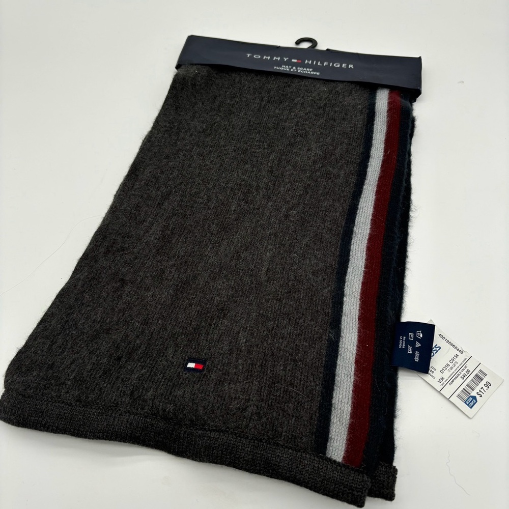 Tommy Hilfiger Scarf Men’s Brand New with Tags
